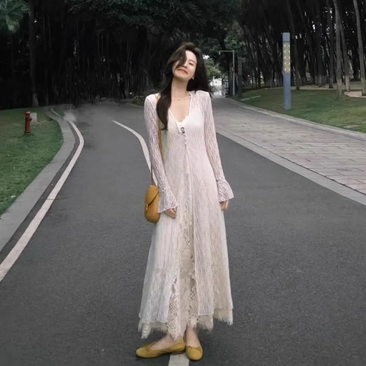 新中式温柔风套装女夏季2025新款蕾丝开衫打底吊带连衣裙两件套潮