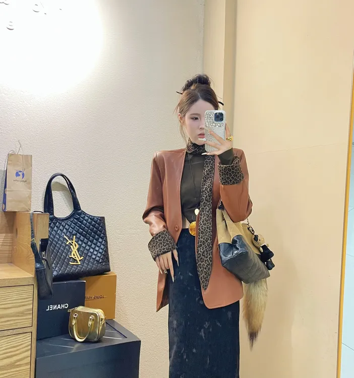 韩国东大门秋季新款丝巾袖拼接皮衣高级感洋气百搭显瘦轻奢复古