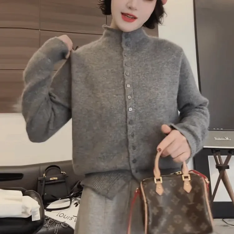 灰色半高领毛衣开衫女秋冬2025新款慵懒风软糯宽松打底针织衫上衣