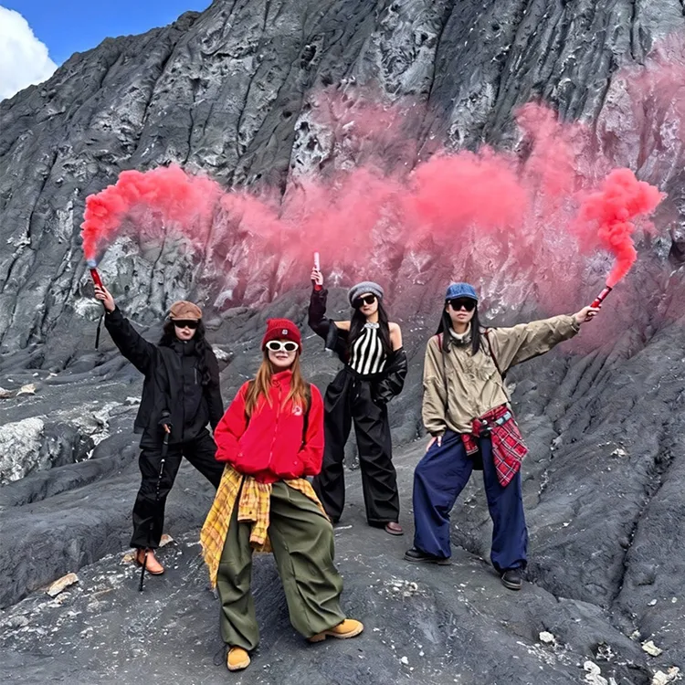 手持彩烟色喷雾户外滑雪登山极限运动婚庆春节接亲气氛组彩雾棒