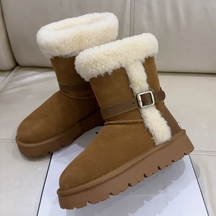 25年25110女神款羊羔毛时尚皮毛一体卡扣牛皮加厚羊毛防滑雪地靴