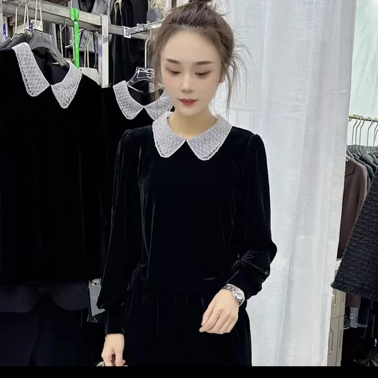 973-1珍珠领丝绒衫