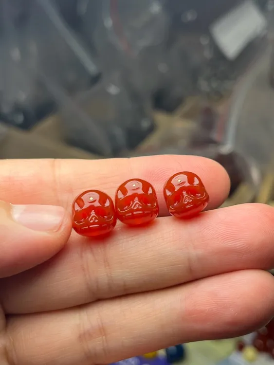 保柿子红玛瑙手工雕刻阿呆直径11.2mm多样发一颗