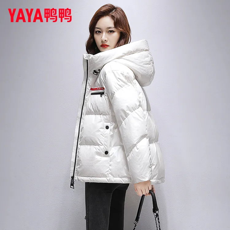 鸭鸭羽绒服女2025年新款冬季时尚短款连帽休闲加厚洋气亮面外套潮