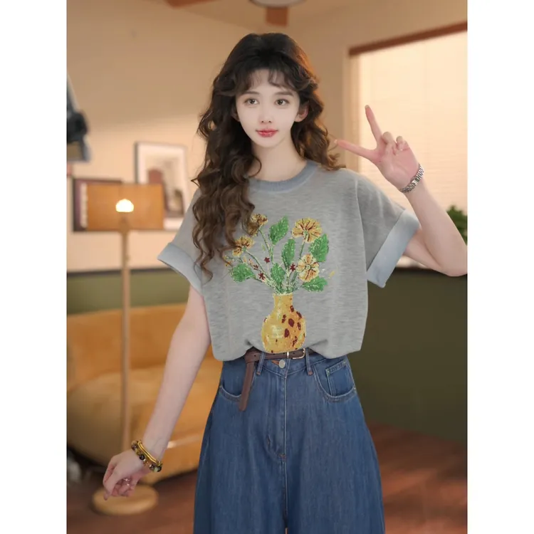余紫绮【花瓶艺术】复古港风绣花夏季短袖T恤休闲上衣ZO1218085