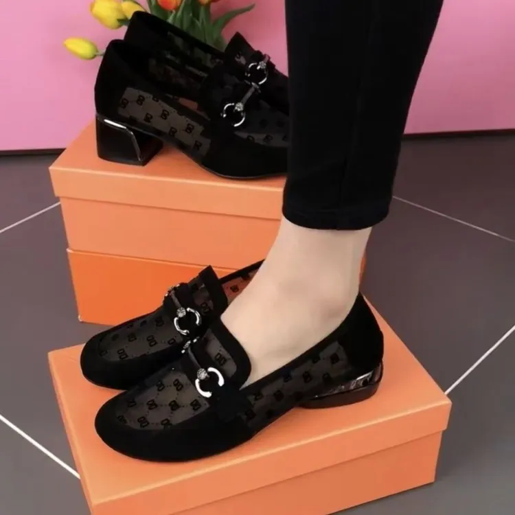 2025夏季新款镂空一脚蹬乐福鞋粗跟圆头单鞋女皮鞋透气软底豆豆鞋