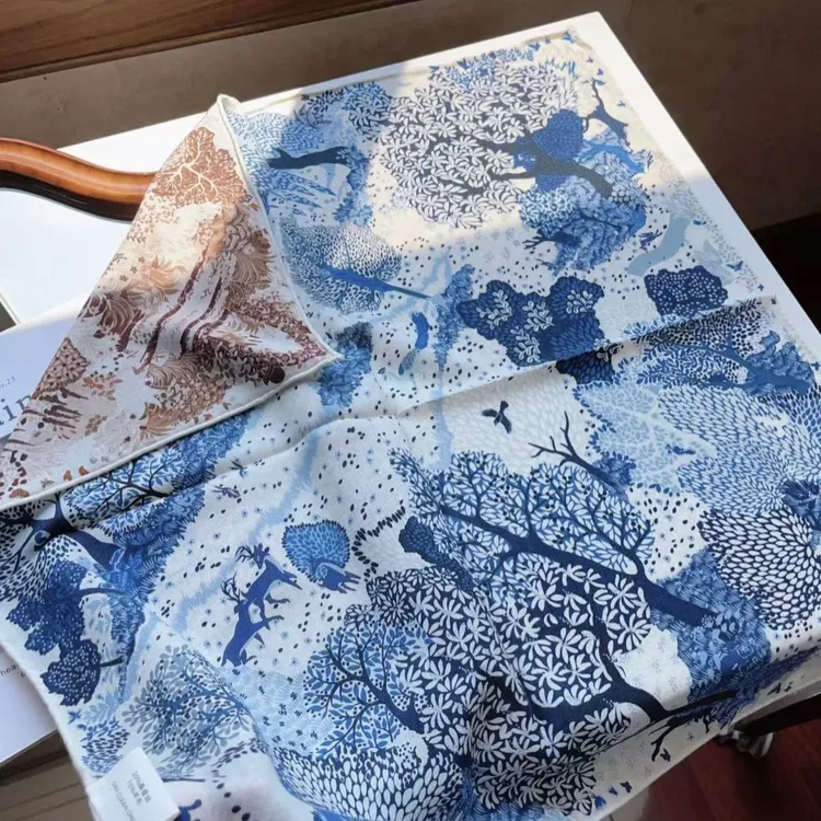 【童话森林】70%羊毛30%桑蚕丝 双面异色丝毛中方巾62cm