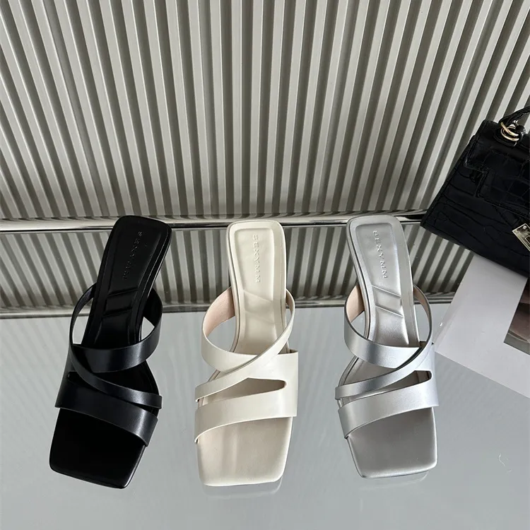 2025年夏季新款法式方头软皮高跟凉鞋女细跟一字拖鞋外穿露趾凉拖