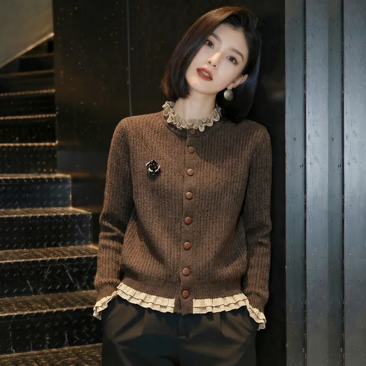 木耳领咖色针织开衫女2025秋冬高级感减龄修身型显瘦洋气毛衣上衣