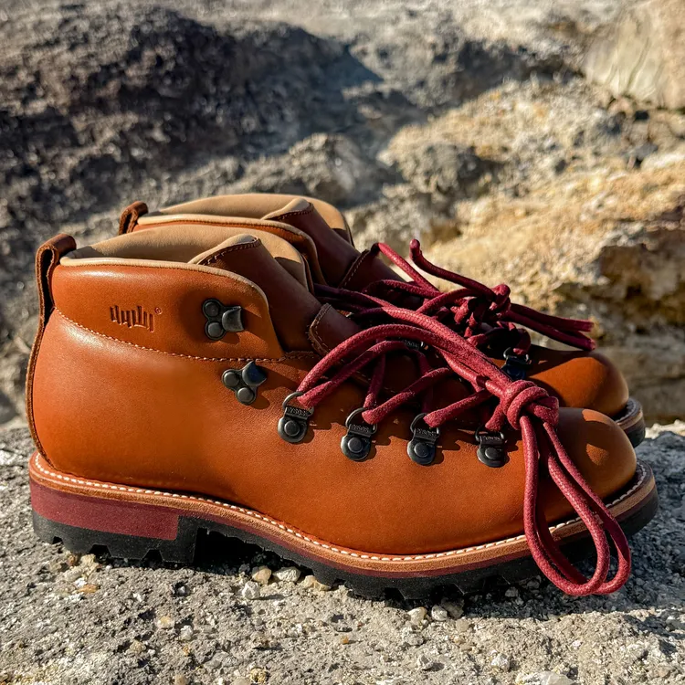 远山大叔3650复古徒步靴棕色休闲户外防水真皮中帮情侣款