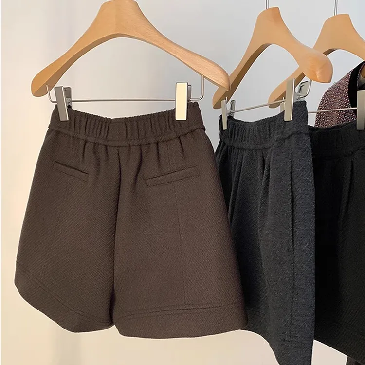 休闲毛呢短裤女秋冬新款松紧弹力高级感宽松显瘦保暖靴裤a字短裤