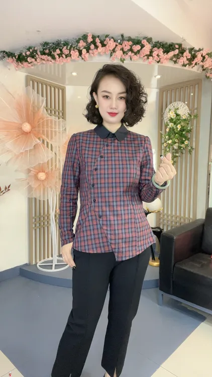 时尚百搭设计感修身显瘦偏襟气质感红蓝格翻领长袖衬衫Z7293-2