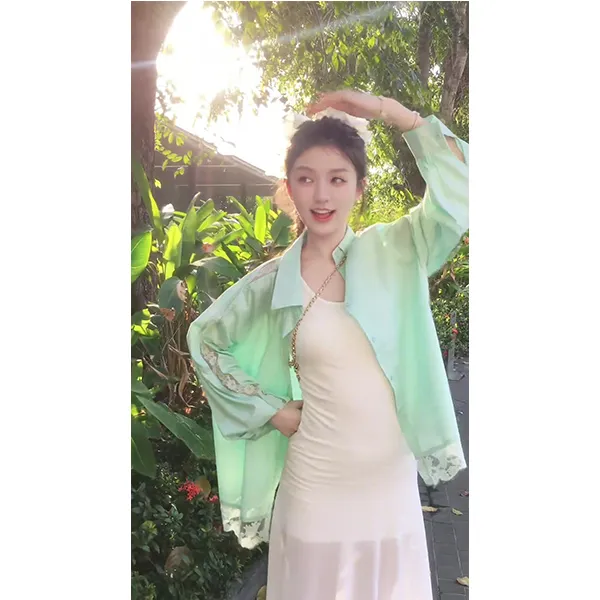 韩系薄荷绿长袖蕾丝拼接衬衫女春季新款休闲防晒上衣潮长裙套装