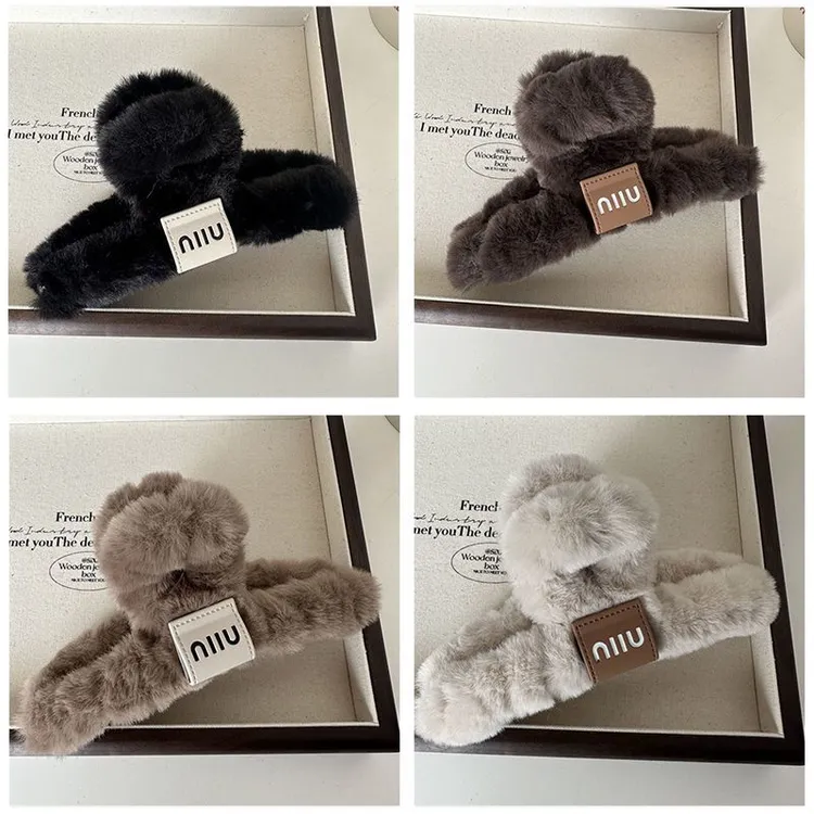 秋冬毛绒抓夹韩版字母贴布抓夹大号发抓气质鲨鱼夹发卡高级感夹子