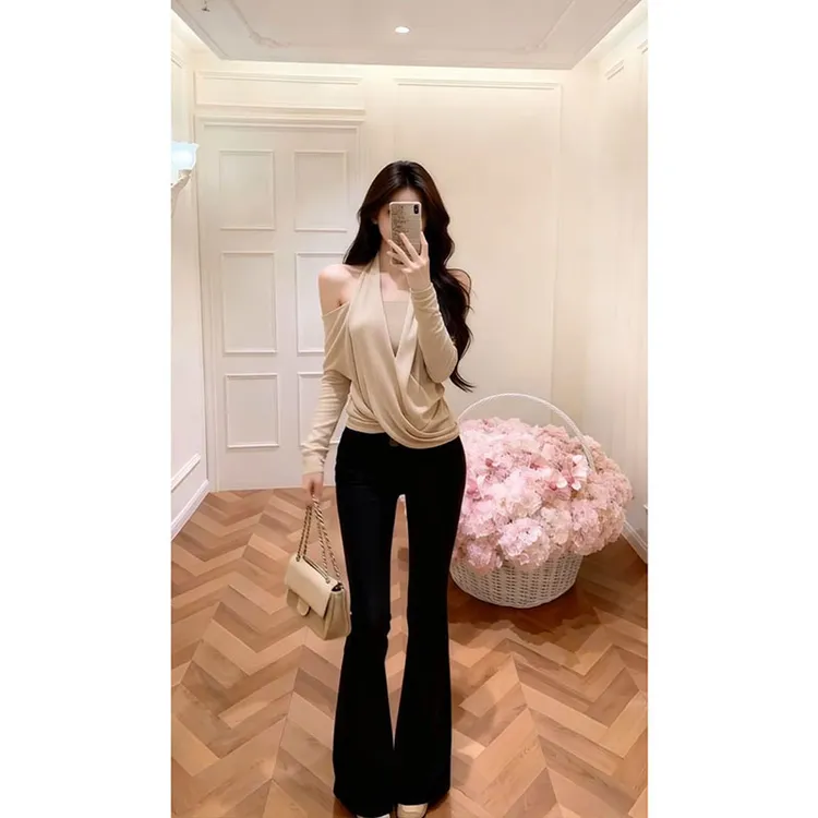 MARIE.COCO纯欲风辣妹挂脖长袖假两件一字肩上衣女秋季微喇裤套装