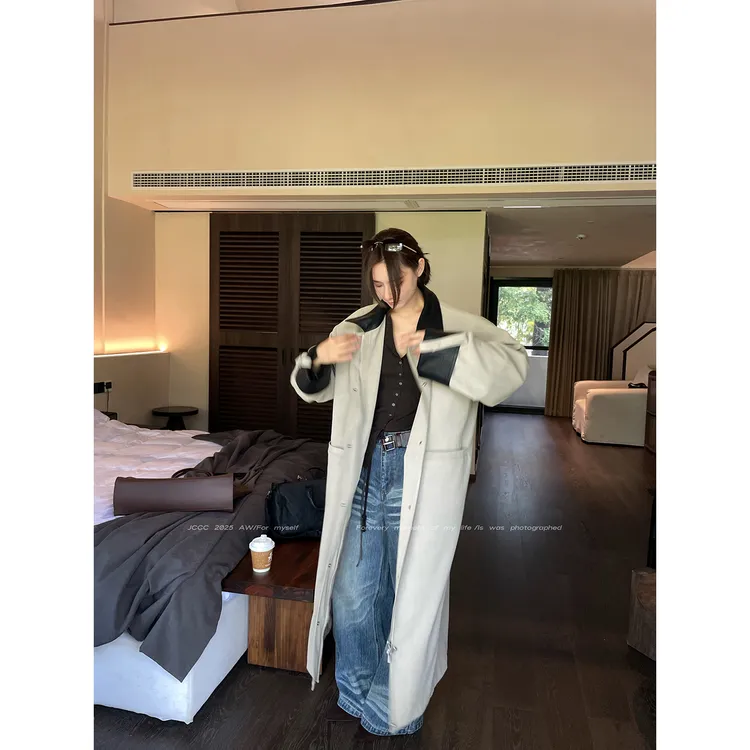 JCCC影子【空山纪】杏灰色巴恩风撞色翻领PU皮长款棉服外套JE5HSW10
