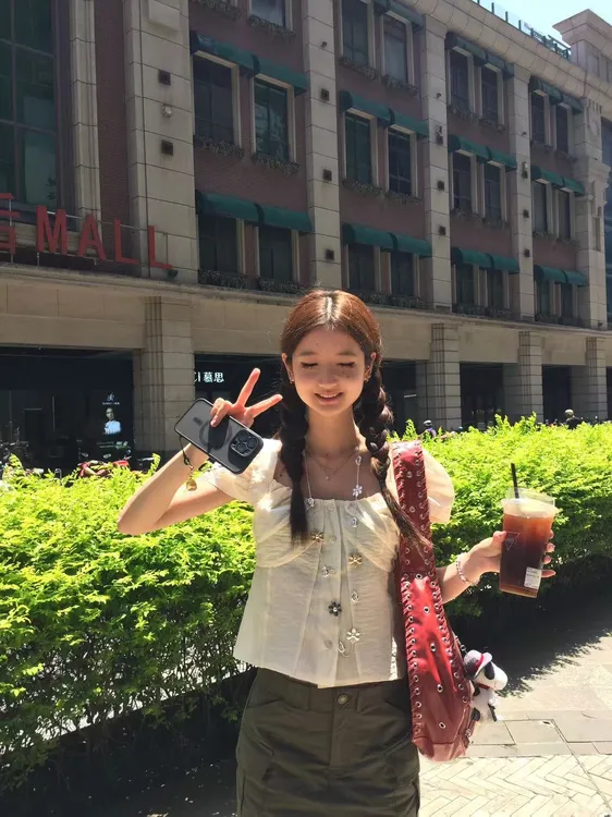 2025夏季新款韩系减龄泡泡袖微透款上衣高腰气质半身裙两件套装