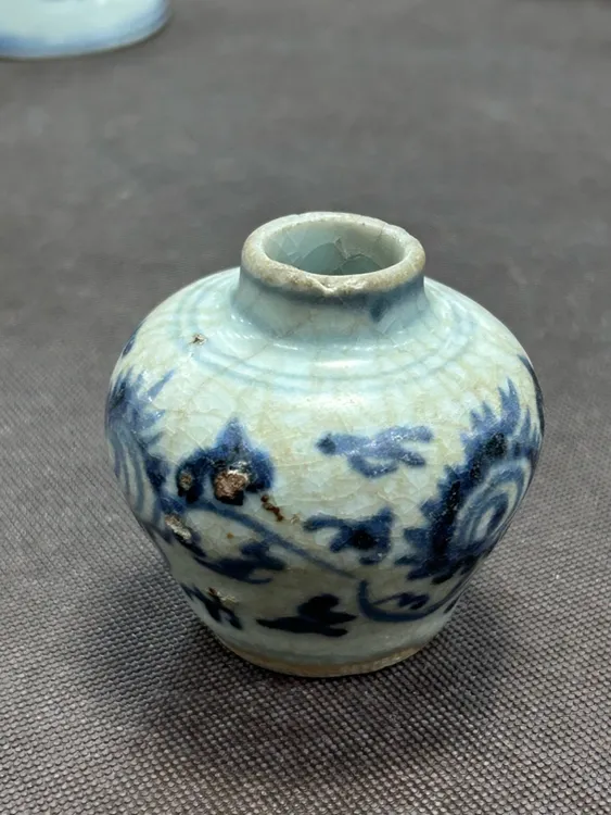 国产土青料小罐文房水盂，混青釉肥厚莹润，麻仓土干老