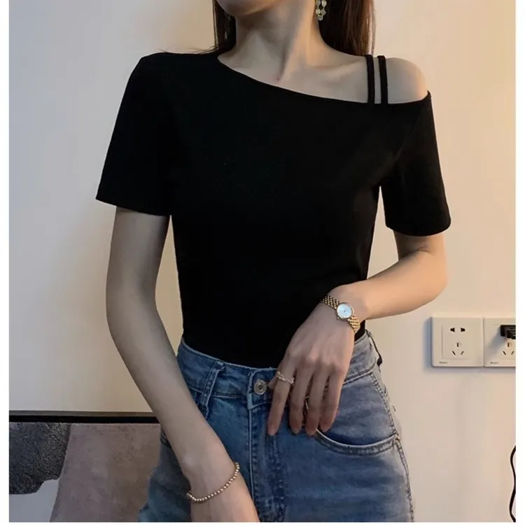 黑色吊带斜肩t恤女夏装修身露肩短袖显瘦新款小众锁骨辣妹上衣