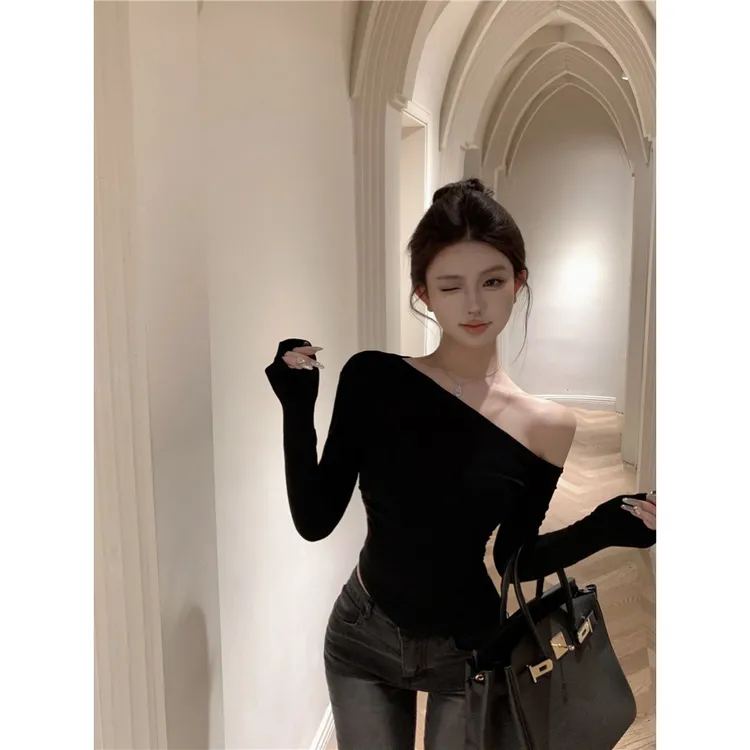 纯欲辣妹性感一字肩上衣女秋冬斜肩紧身长袖t恤显身材打底衫内搭 