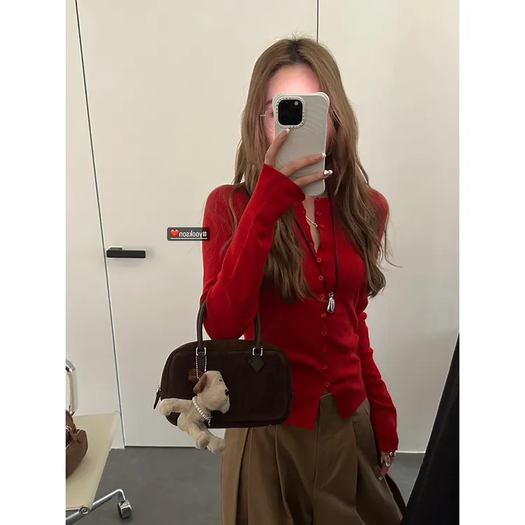 韩系红色针织开衫女早秋穿搭设计感修身显瘦收腰长袖打底内搭上衣