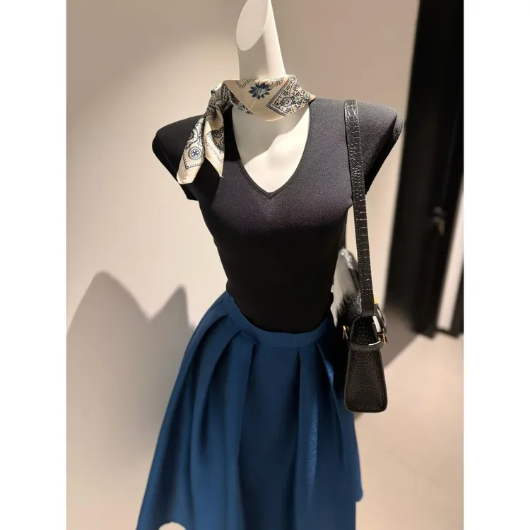 2025新款小众复古赫本风法式时尚休闲上衣蓝色半身裙子套装女