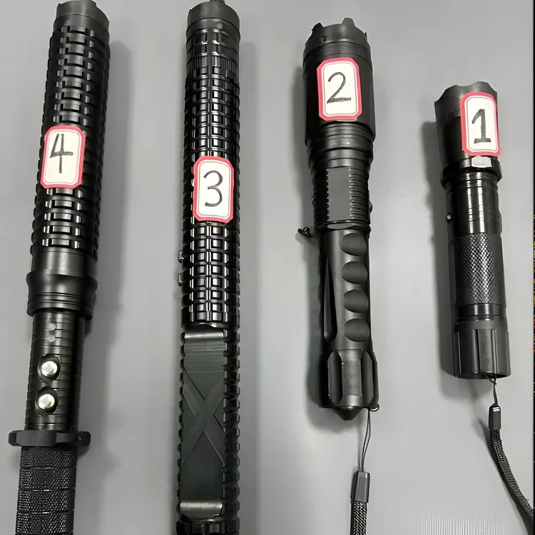 户外防身高压电击防卫棍驱赶猪器强光手电筒防身手电可照明防骚扰