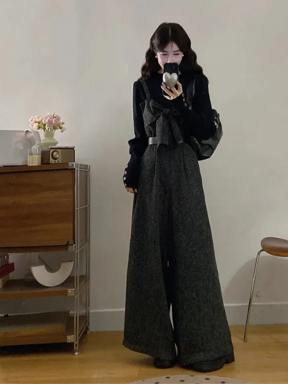 2025秋冬新款韩系显瘦穿搭高级感毛呢蝴蝶结背带裤搭配针织衫套装