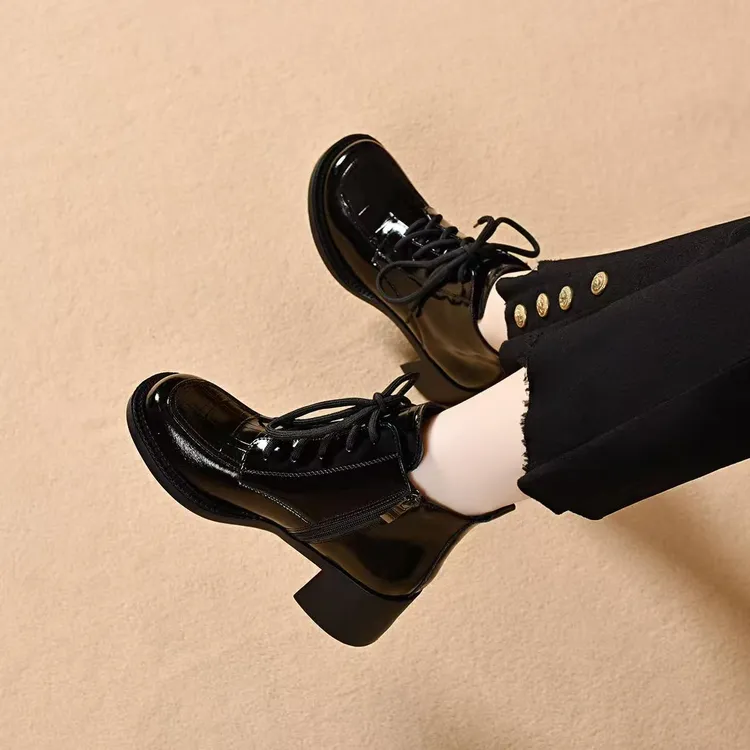 圆头短靴女秋冬加绒舒适百搭保暖妈妈靴子气质英伦风粗跟中跟时尚