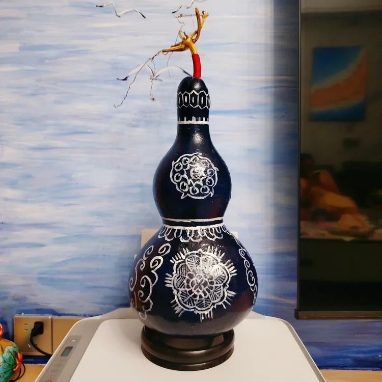 【御葫孤品】纯手工绘制，天然葫芦无人工干预，难免存在天然痕迹。