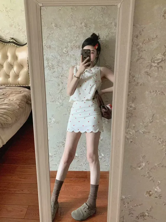 2025春季新款韩系穿搭温柔减龄爱心刺绣亚麻花瓣娃娃领时髦小套装