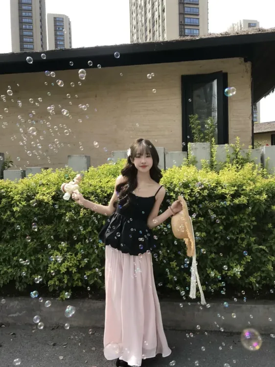 夏日绝美穿搭套装女夏季2025新款韩系高级感出游吊带半身裙一整套