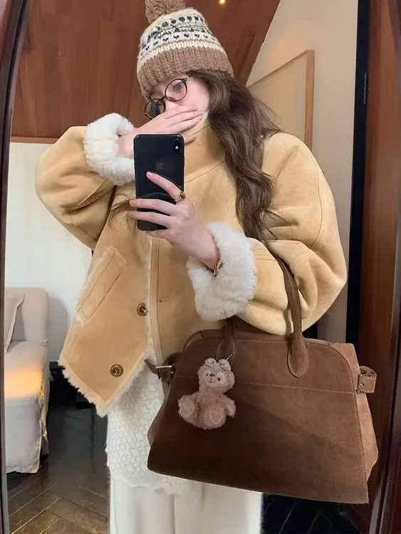 MUKOK 秀场廓形撞色皮毛一体环保加厚冬款新款高级感人工毛短外套