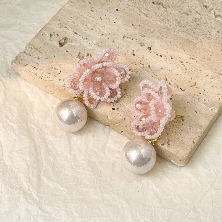 铜合金耳饰 韩系法式甜美米珠立体花朵耳环女款超仙礼物送女朋友