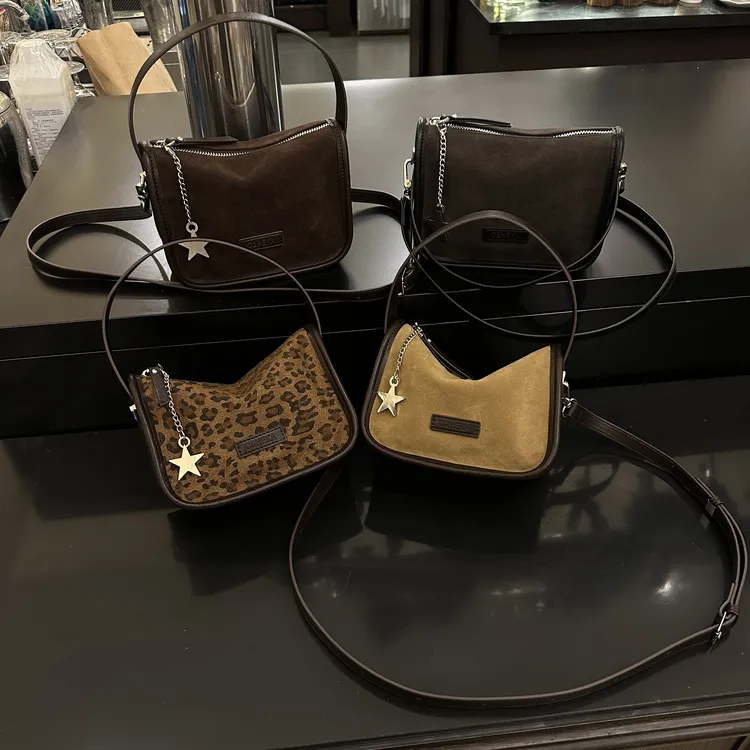 2025秋冬新款大气百搭手提肩挎精致洋气手机包女包 DZ 25078