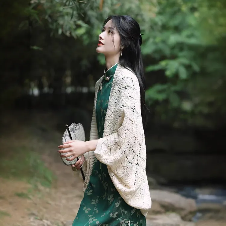 【主播补贴】2025新款勾花薄镂空文艺针织开衫配旗袍的外搭披肩