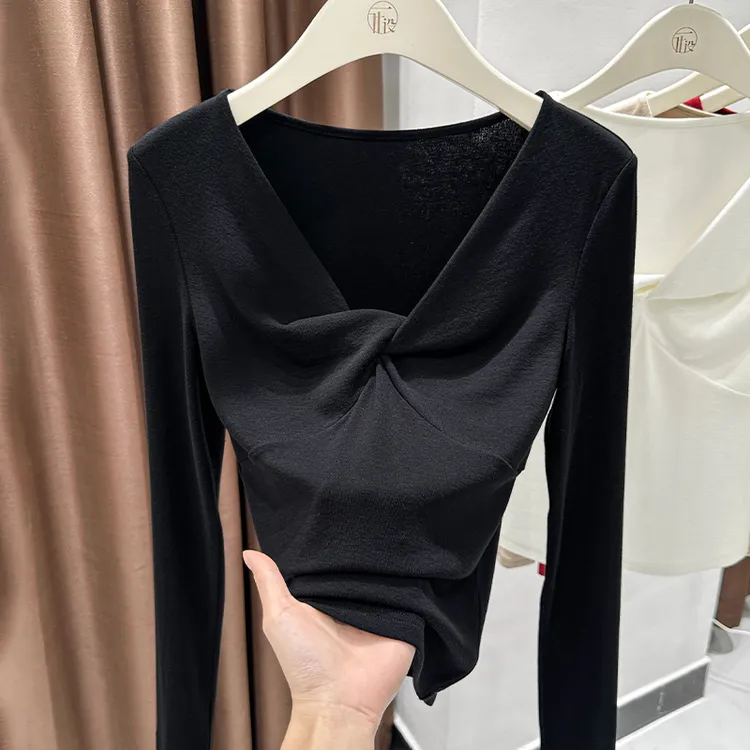 显白显瘦气质黑色T恤女秋季时尚修身长袖针织内搭小众扭结V领上衣