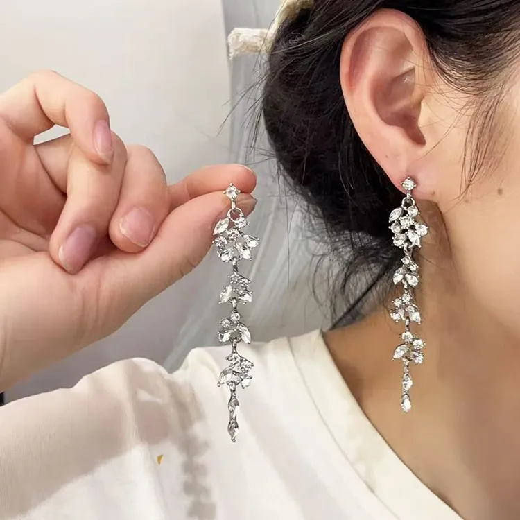 合金耳饰 方圆脸流苏显瘦高级感耳环女小众设计气质百搭精致耳夹