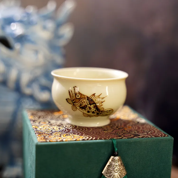 JM020全手工全手绘柴窑釉里金鱼藻主人杯-40毫升