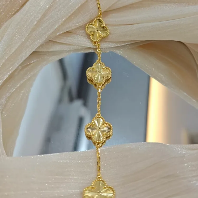 足银手链 【宝盆珠宝】足银 999 镭射四叶草手链 卡12 BP00068