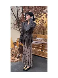 9902#复古翻领收腰皮外套