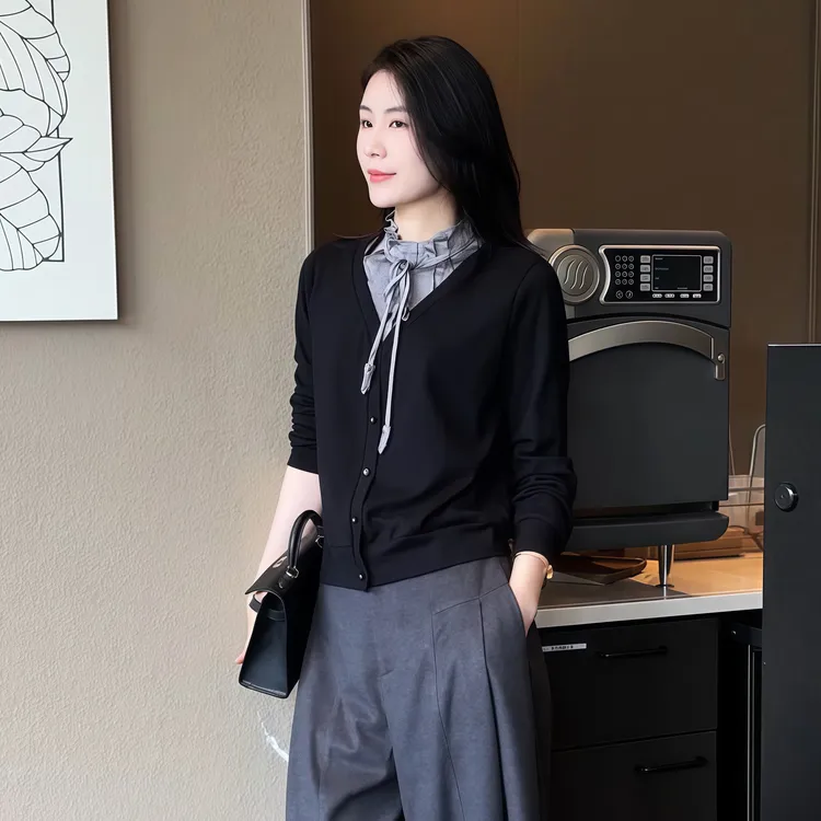 【巴黎诗集】Mayya Plus麦芽定制气质显瘦流光风针织上衣32537299