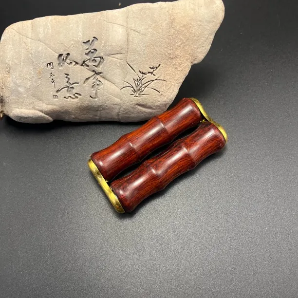 解压神器紫檀木雕手玩把件手部手掌减压滚轮解压手握锻炼