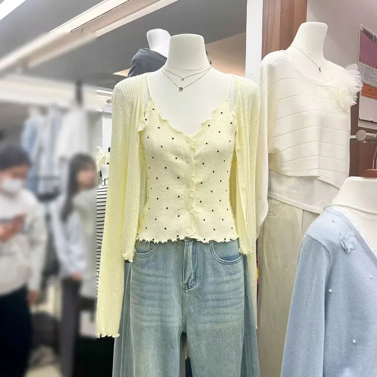 十三行2025春季高级打底波点吊带背心外搭针织开衫上衣两件套装女