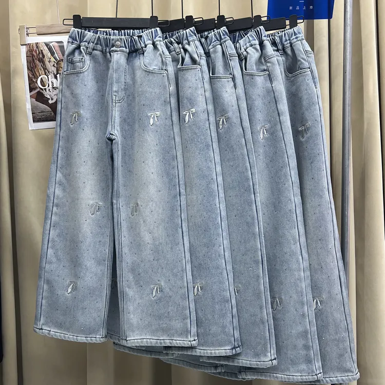 【大周小周】8086女童冬季加绒牛仔裤中大童烫钻刺绣蝴蝶直筒阔腿裤
