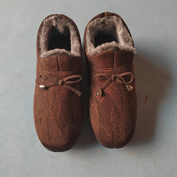 冬季新款加绒保暖中老年妈妈鞋防滑舒适老北京棉布鞋厚绒耐脏