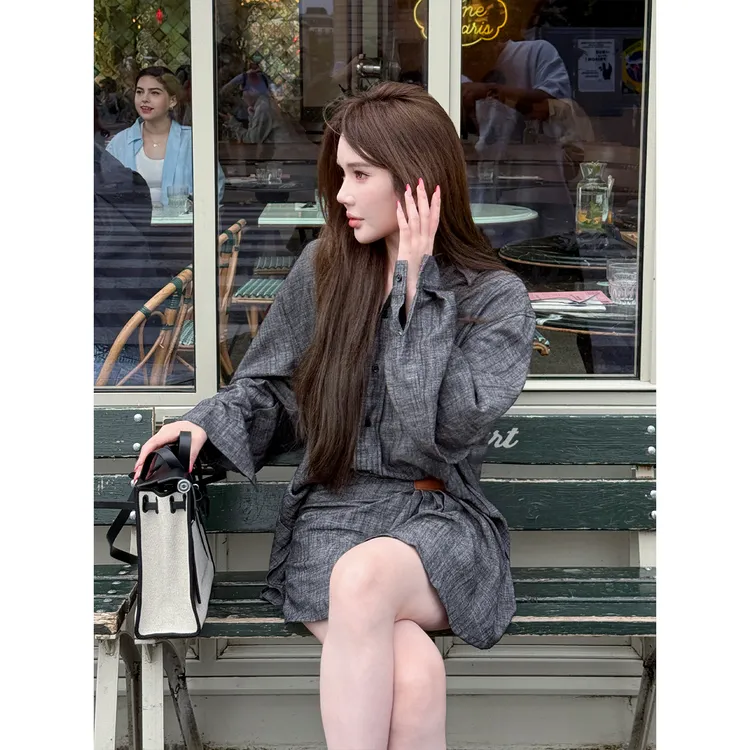 简约轻薄贵气时尚套装女2025初秋新款高级百搭灰色上衣半裙两件套