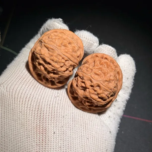 971矮桩宫灯狮子头文玩核桃实物拍摄尺寸:边40肚38高31