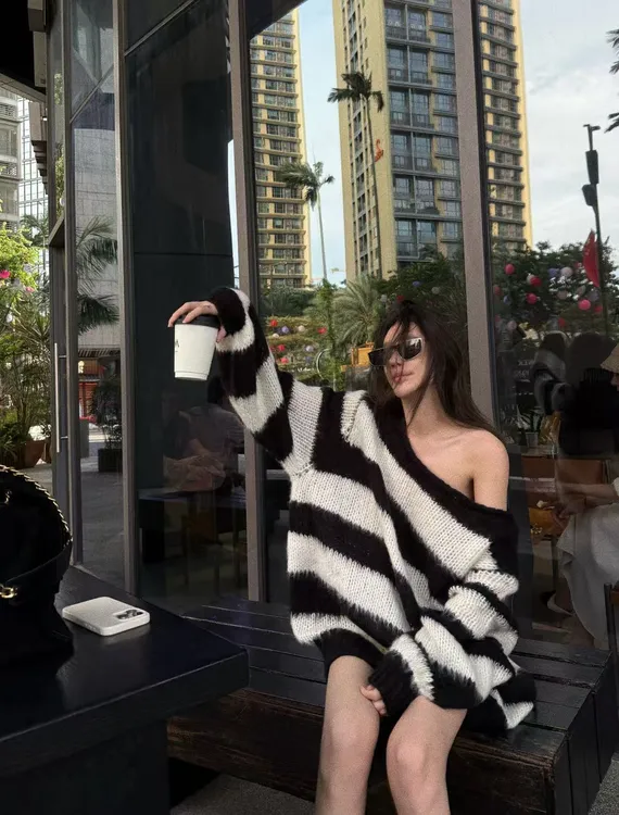 XYSF极简  不过时的慵懒性感黑白条纹大毛衣