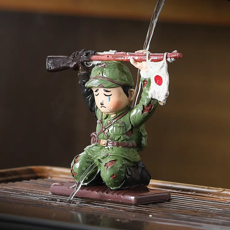 变色茶宠摆件日本人下跪投降屁股尿流茶玩茶桌茶盘装饰品茶具配件